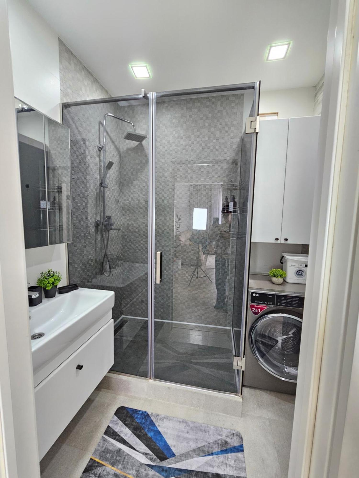 3 Room Gagarin Park Residential Complex Near Mega Shopping Mall Almatî Exterior foto